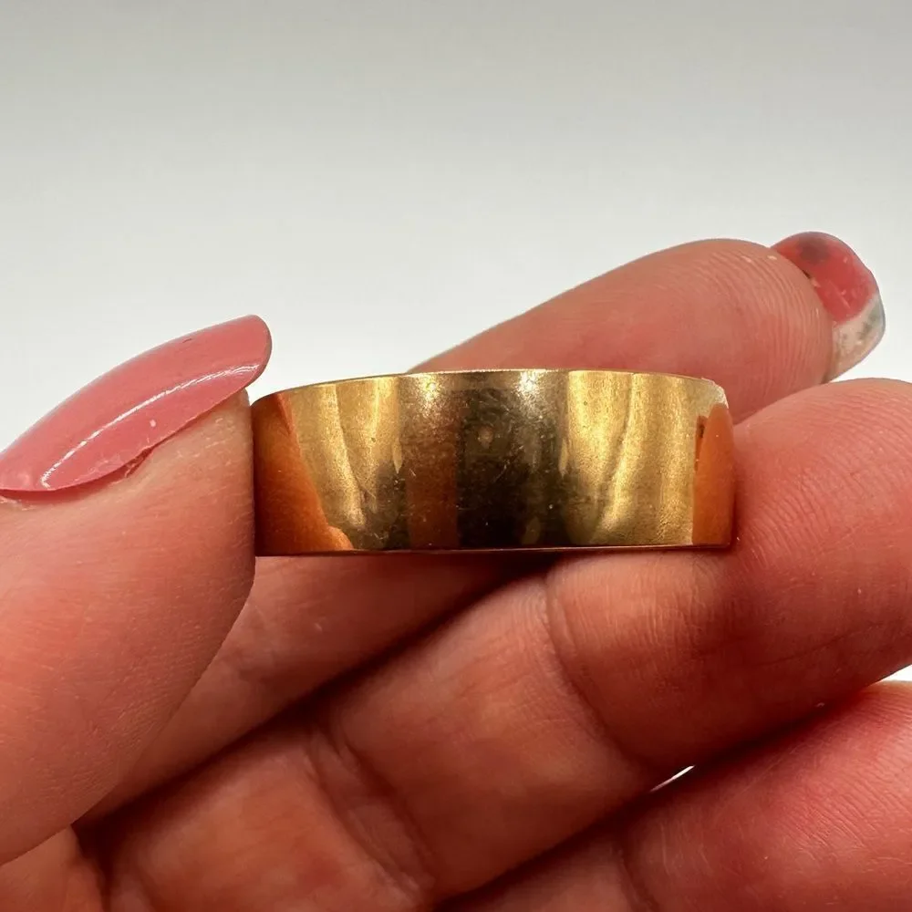 Men's size 12 all gold‎ tone metal wedding band, fashion ring!